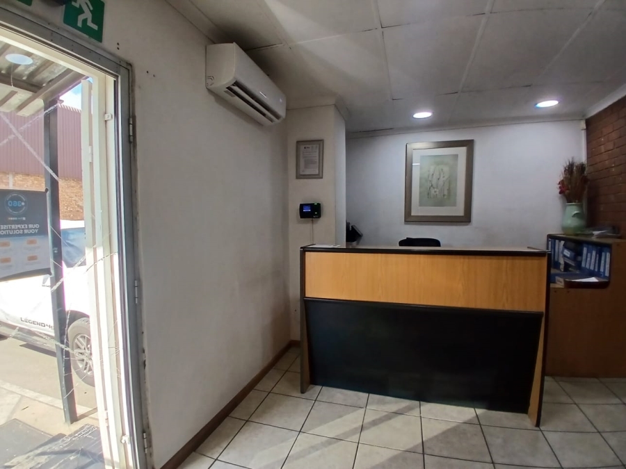 To Let commercial Property for Rent in Oos Einde North West